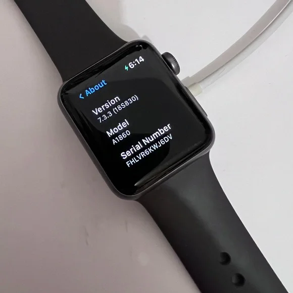 Apple Watch Series [GPS 38mm] Smart Watch w/ Space Gray Aluminum